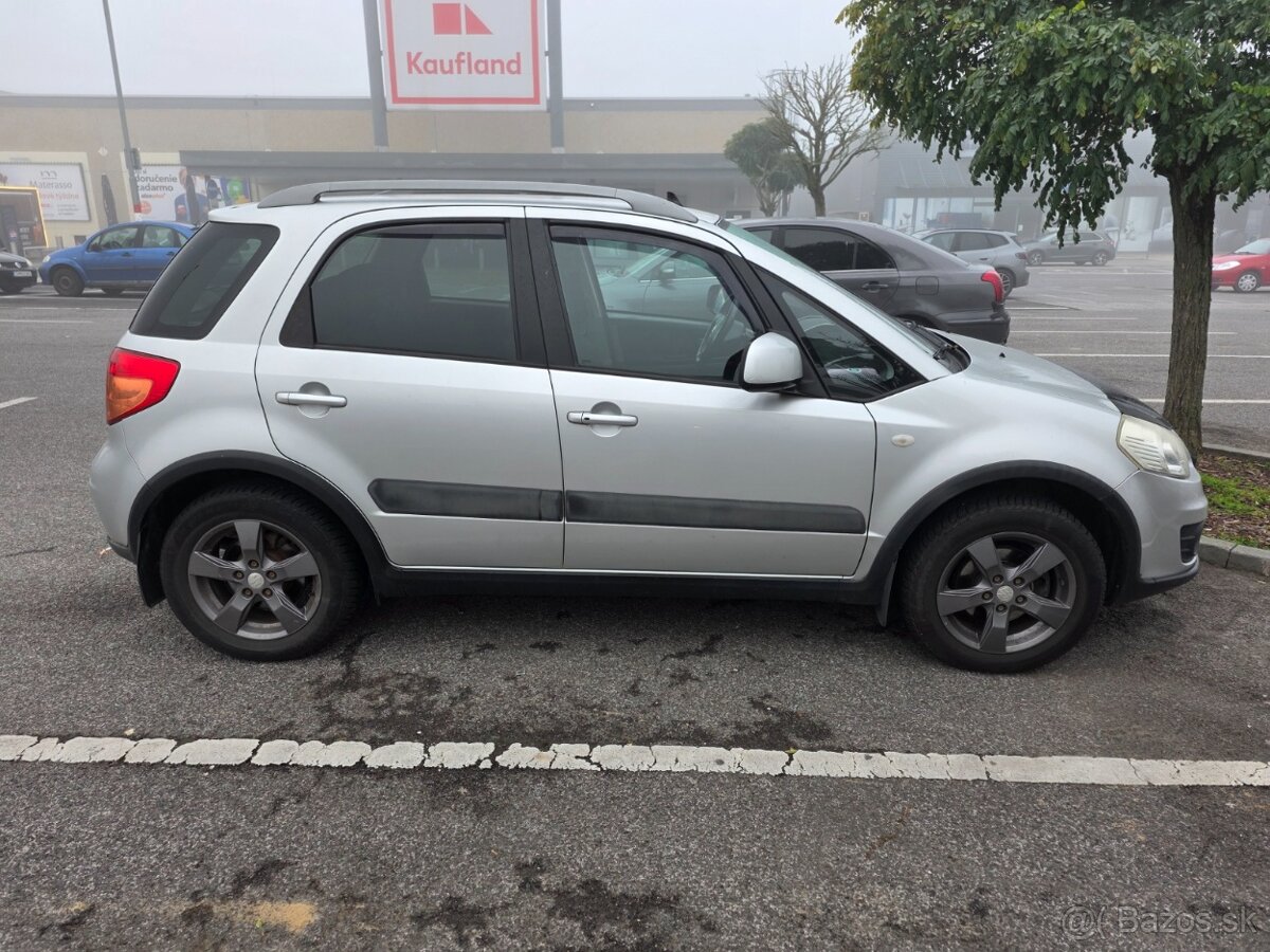 REZERVOVANE:Suzuki sx4,r.v.2010,1.6,4x4,88 kw,benzin