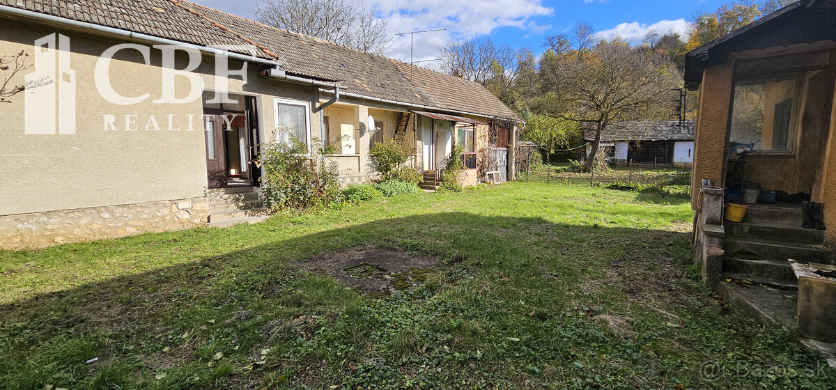 Na predaj dom so stavebným pozemok v malebnej obci Ardovo