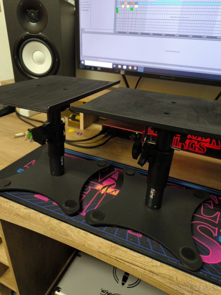 Gator Frameworks stojany