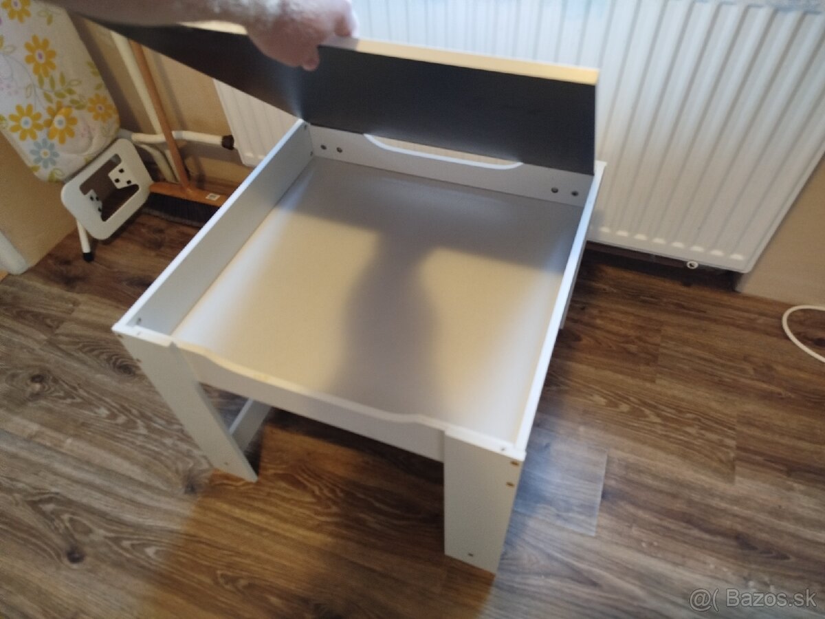 Predám detský stolík