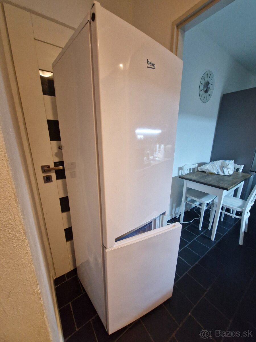 Kombinovaná chladnička s mrazničkou Beko 262L