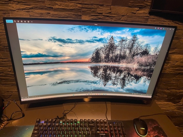 Monitor Dell s3220qs - ako nový