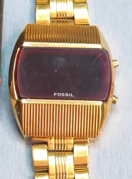 Kúpim takéto hodinky.