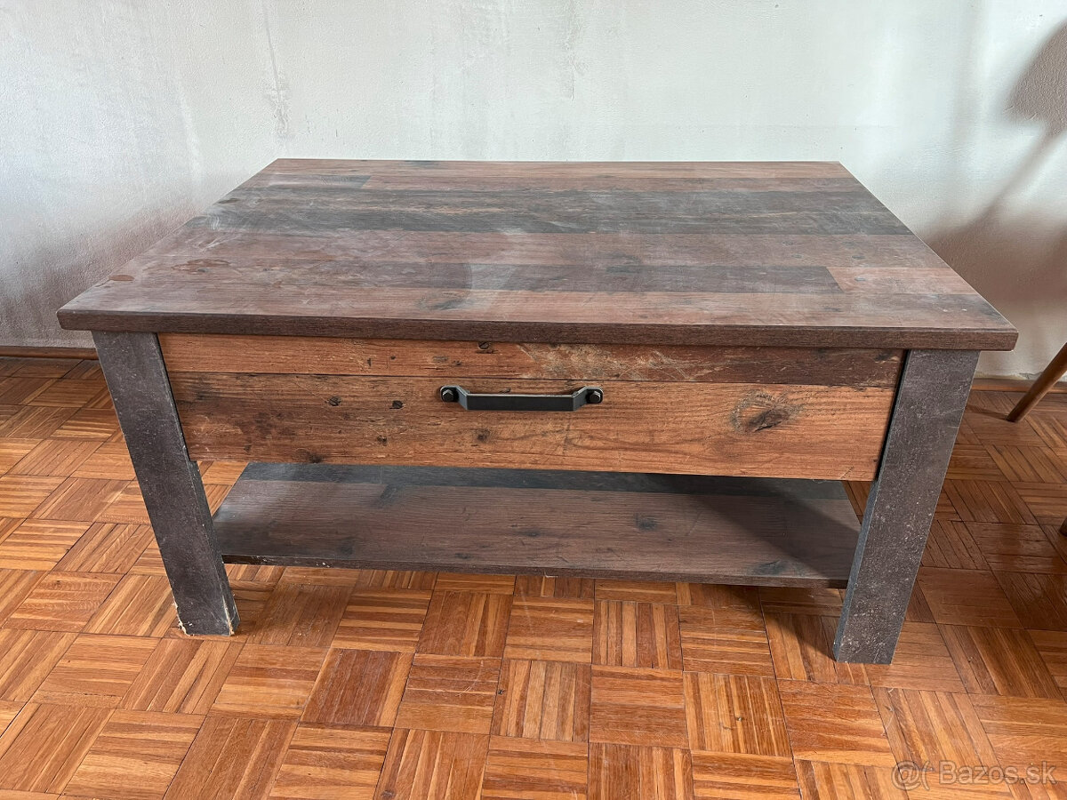 Stolík pod TV