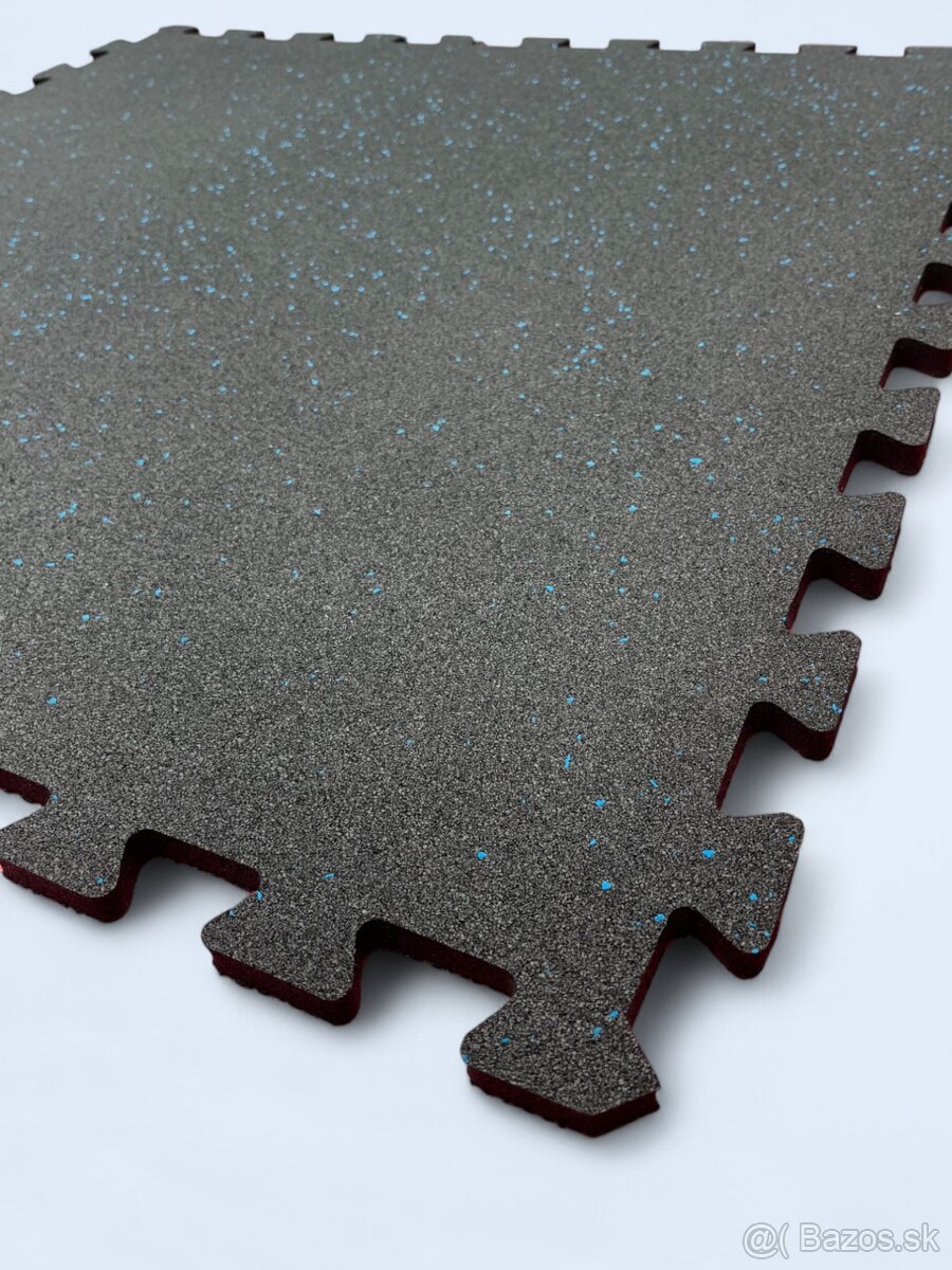 Gumová podlaha puzzle 96x96x1,5cm + 5% modrý pigment