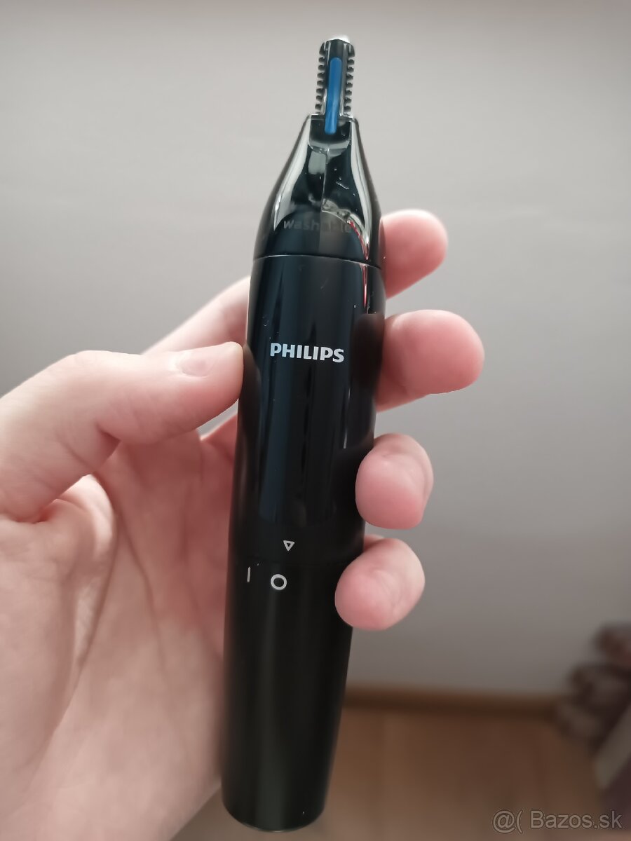 Philips Series 3000 Nose, Ear and Eyebrow Trimmer NT3650/16.