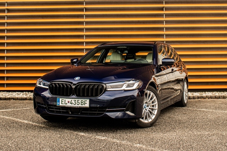 BMW Rad 5 Touring 530e Laser, v Záruke 2026, Adaptive, 4Zone