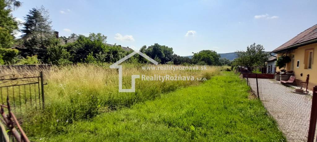 Rozľahlý pozemok v malebnej obci Gemerská Panica.