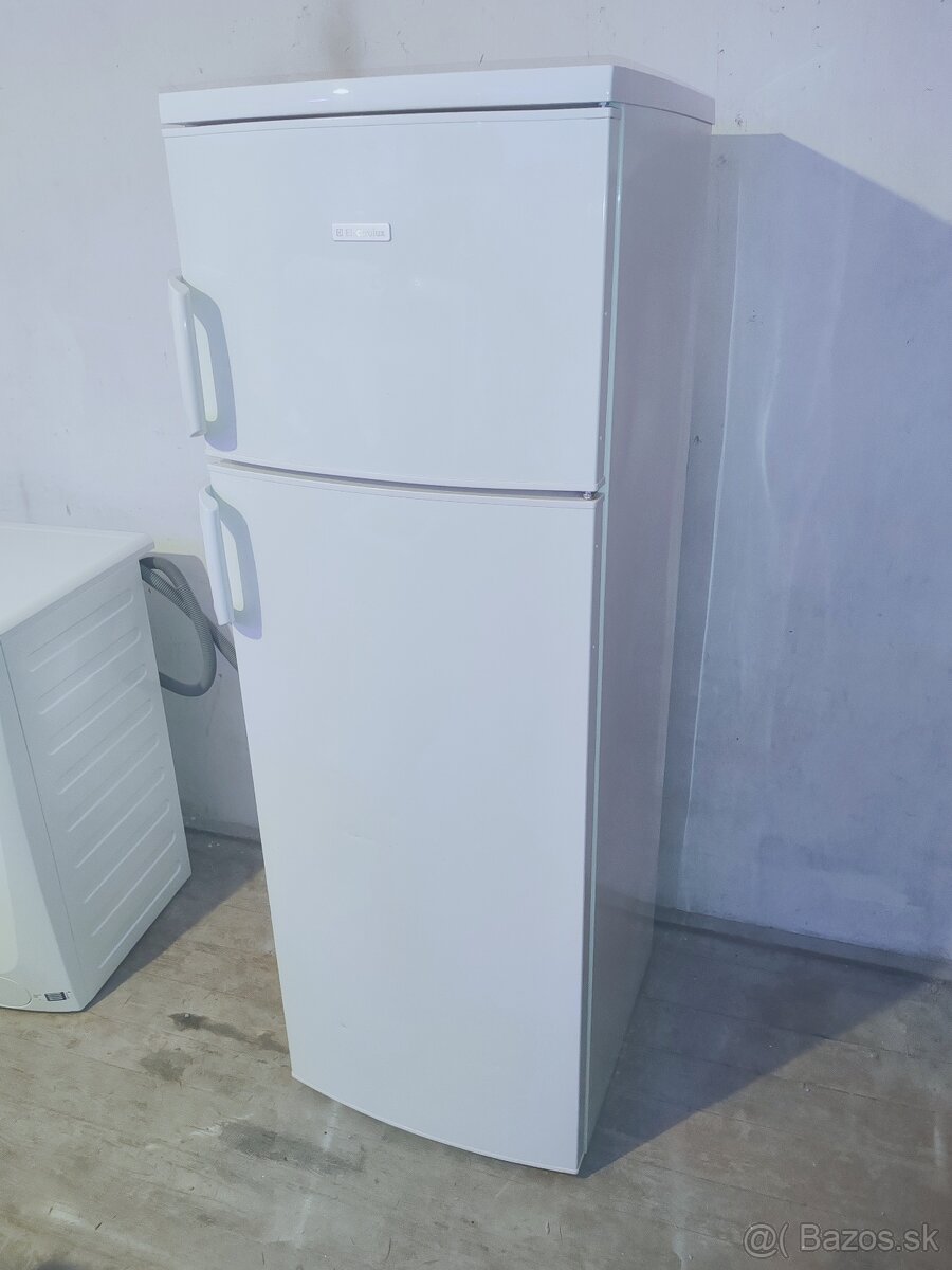Predám chladničku Electrolux 160cm