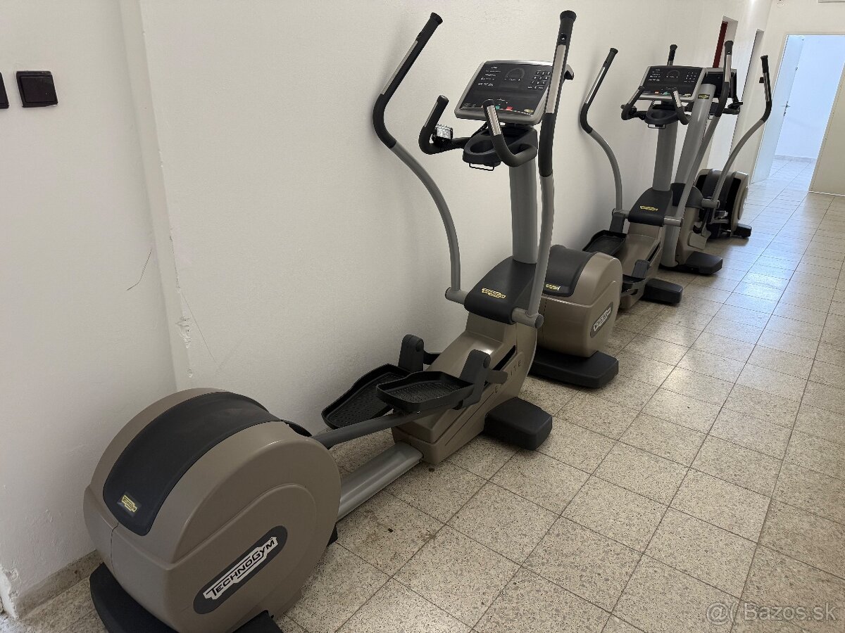 Technogym Crosstrainer synchro 700 led