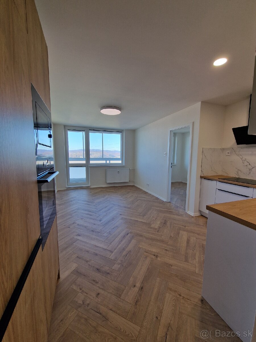 Moderný 2.izbový  pražský byt s LO Zupkova