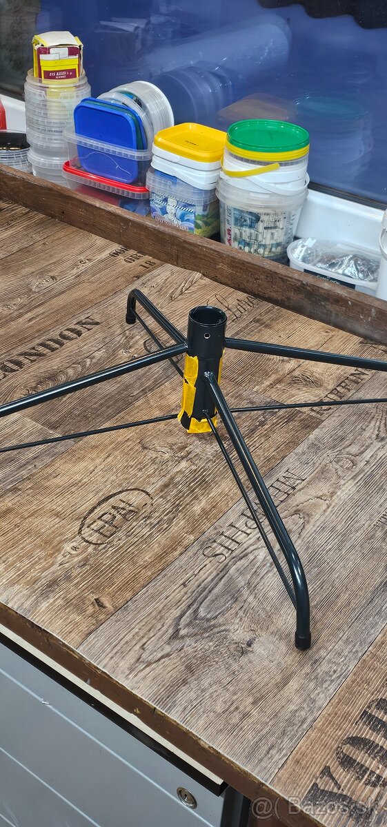 Stojan na Vianočny stromček