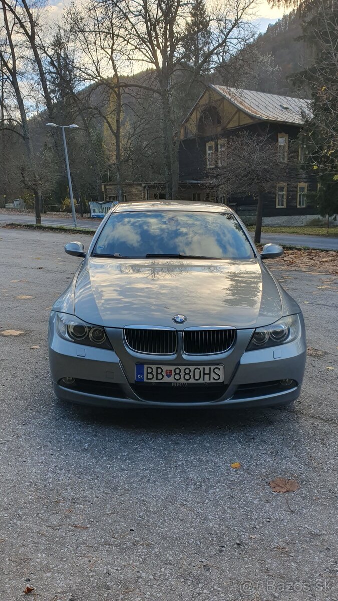 BMW E90 325i