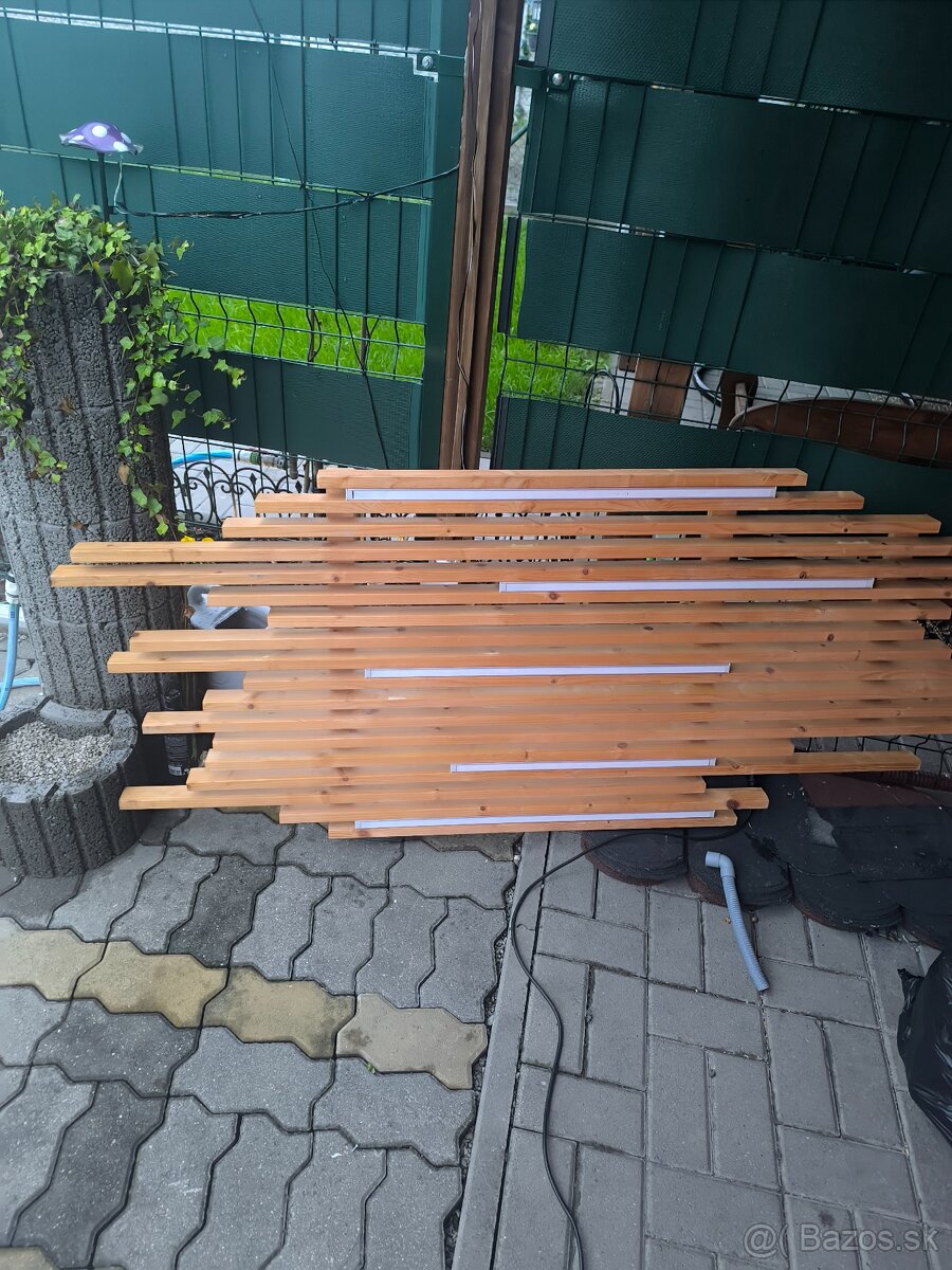 Stropný, nástenný panel