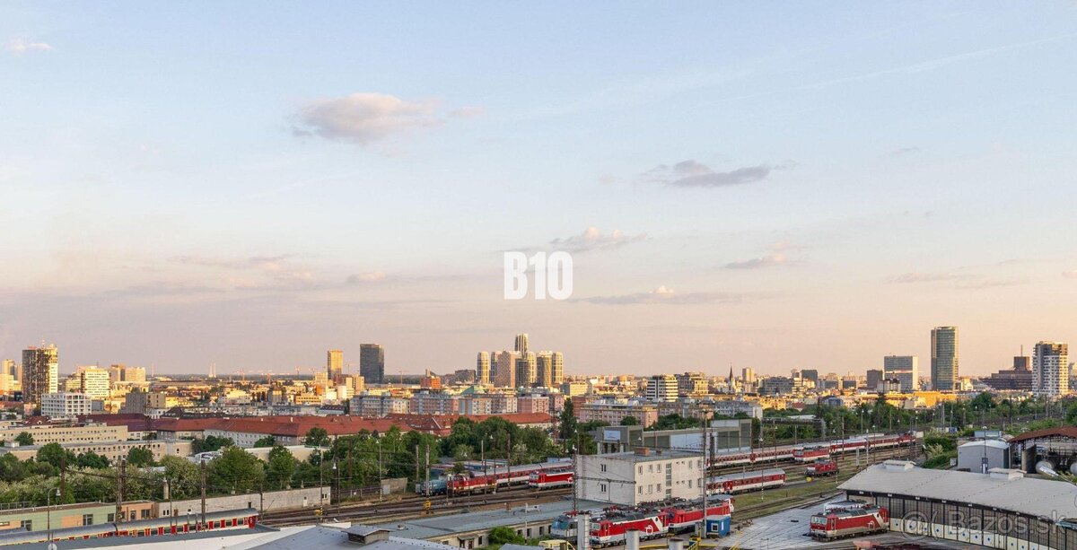 SLNEČNÝ 3-IZBOVÝ BYT NA KOLIBE S VÝHĽADOM NA MESTO