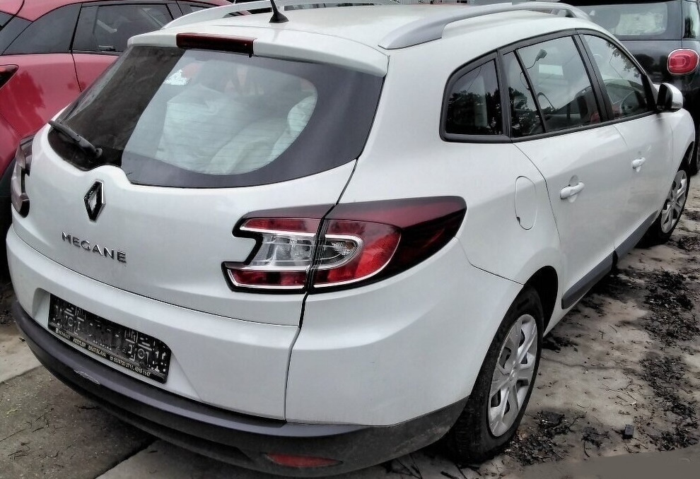 predám PIATE DVERE RENAULT MEGANE Grandtour 1.6 2010 MOTOR K