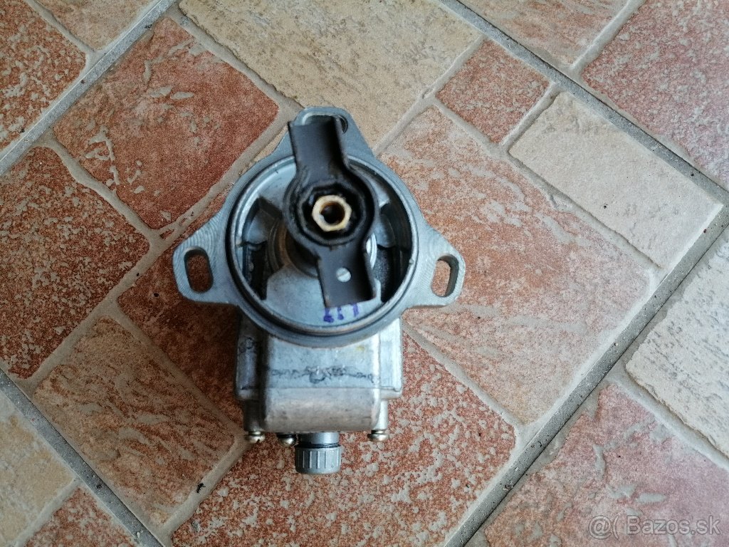 Magneto-štartovacie zariadenie
