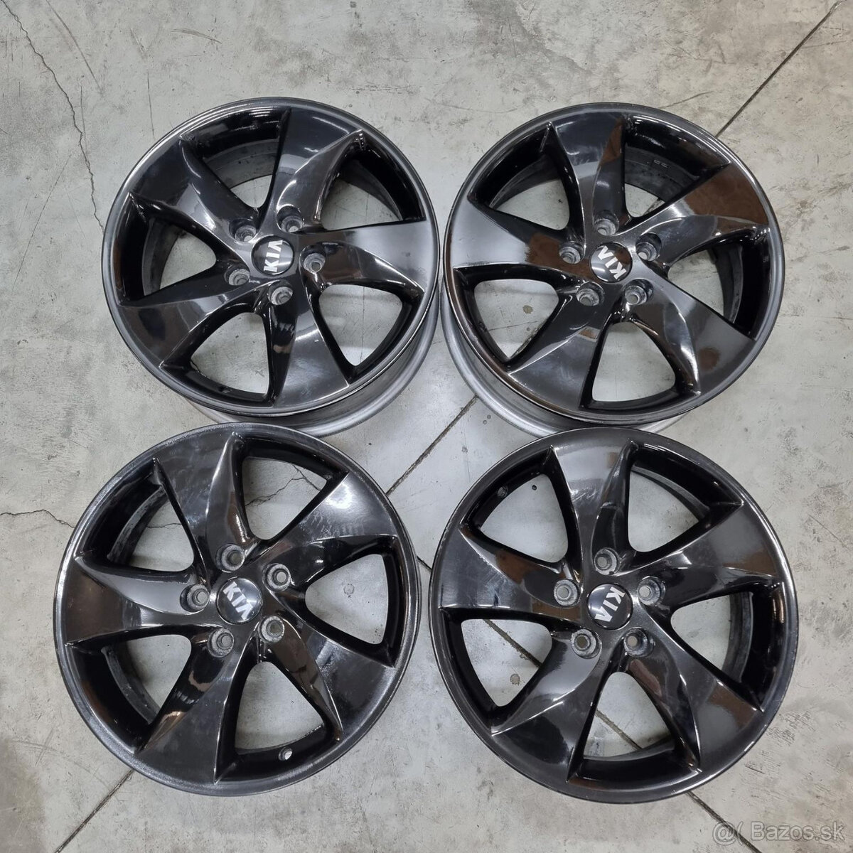KIA disky 5x114.3 R17 6,5J ET46