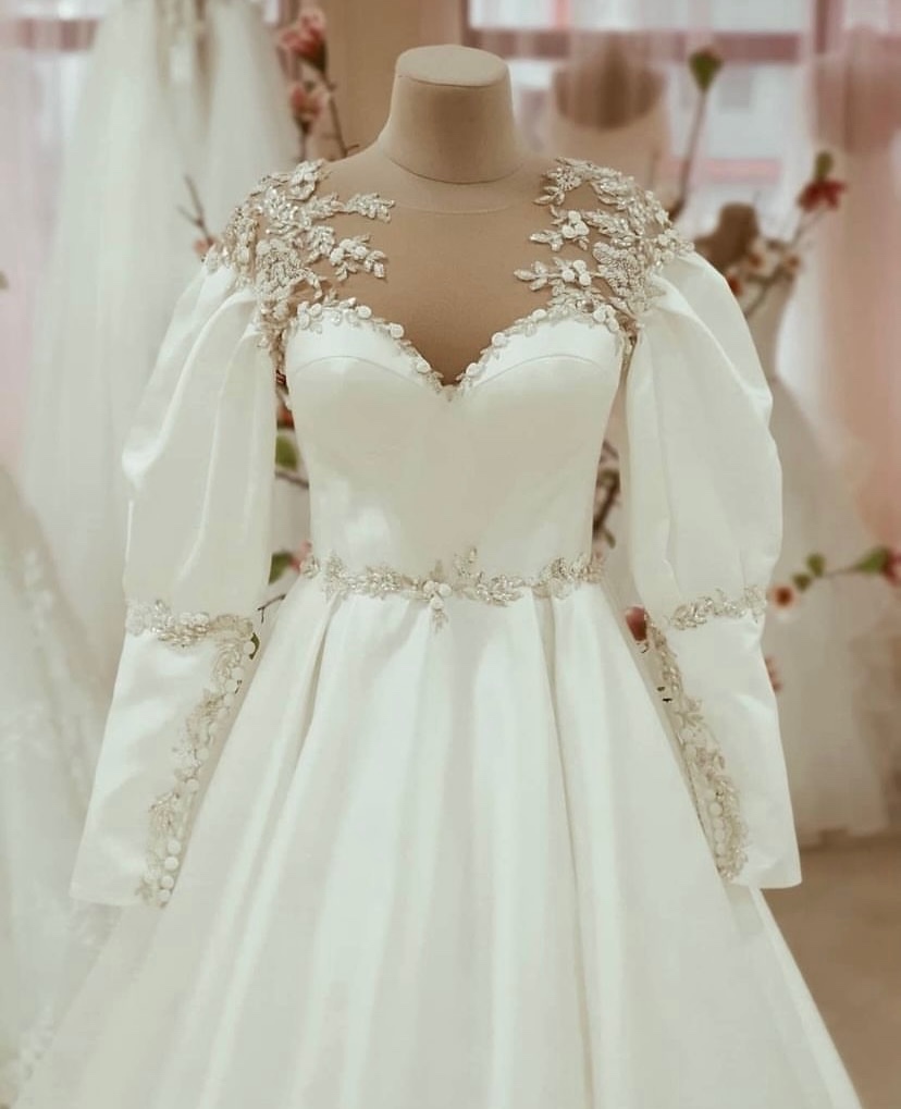 Elegantné svadobné šaty.
