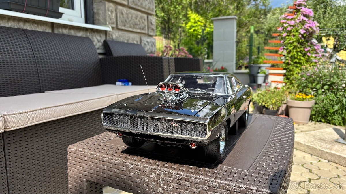 Dodge charger 1:8