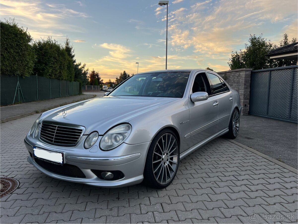 Mercedes benz E55 AMG V8 Kompresor 350kw.