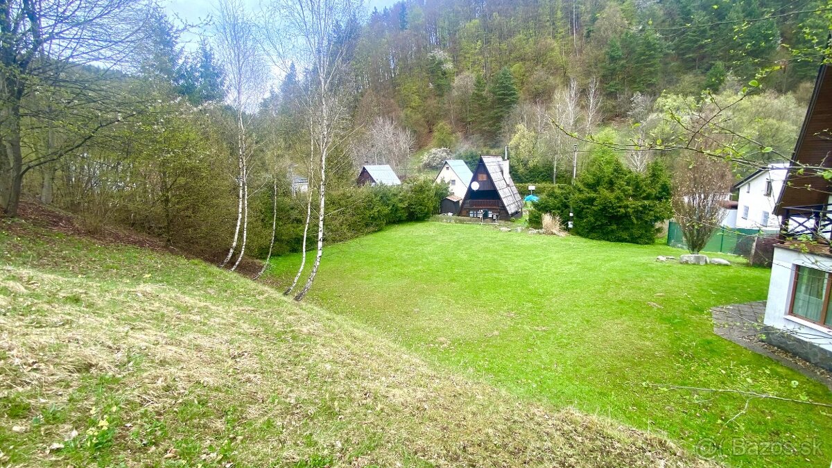 Slnečný pozemok na výstavbu chaty Chvojnica okres Prievidza