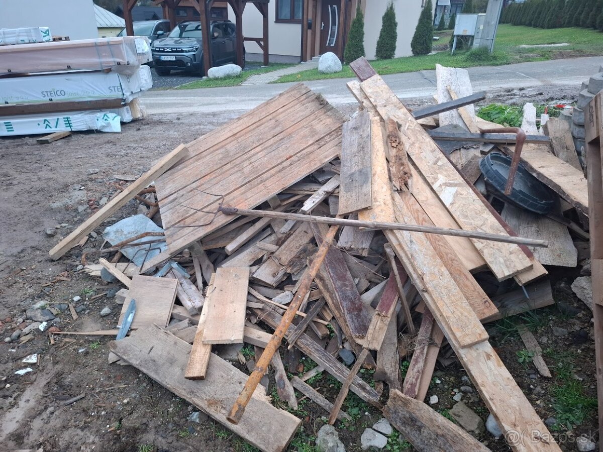 Darujem staré drevo a železo