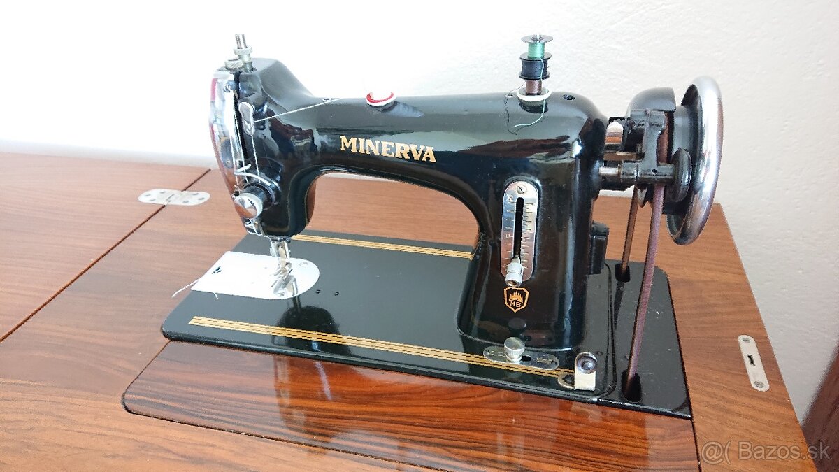 MINERVA šijací stroj.