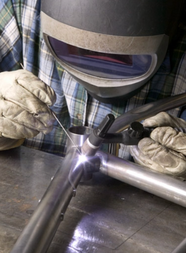 TIG ZVÁRAČI A CNC FRÉZARI – NEMECKO TPP  2800 netto