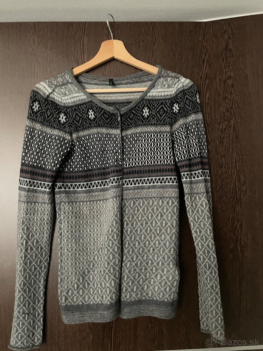 Dámsky sveter zn.Benetton