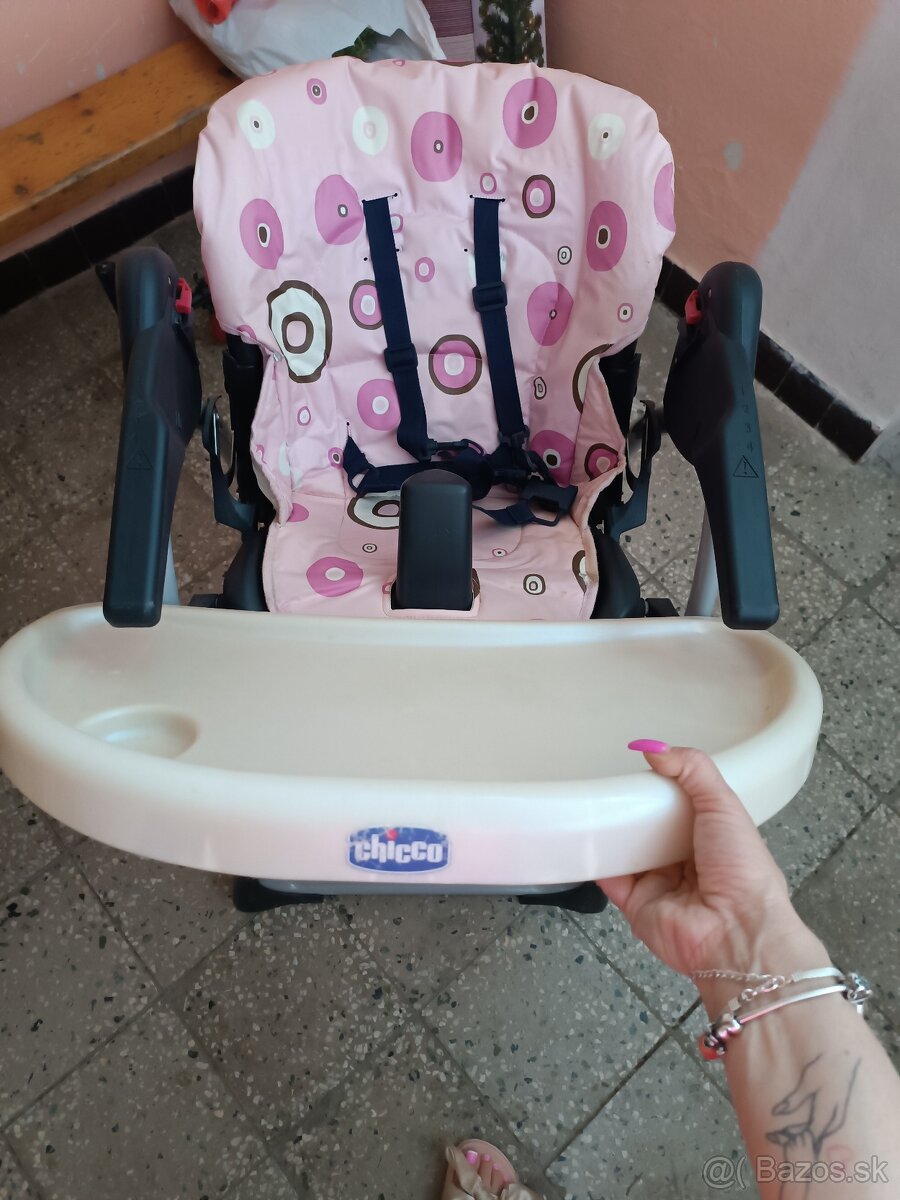 Detská stolička na kŕmenie