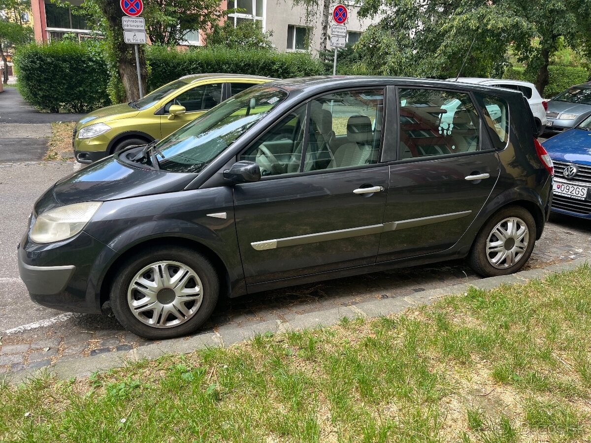 Renault Scenic 1.9 dCi (2006)