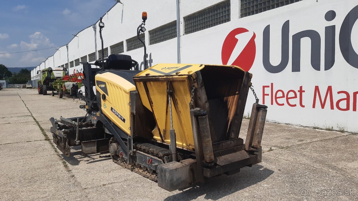 Asfaltový finišér BOMAG BF200C s lištou S200TV