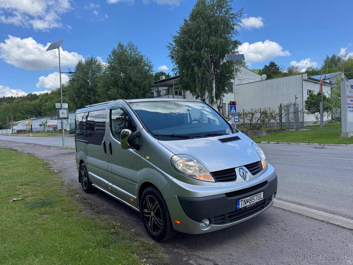 Renault Trafic Passenger 2.5 dci 107kw 8 miest