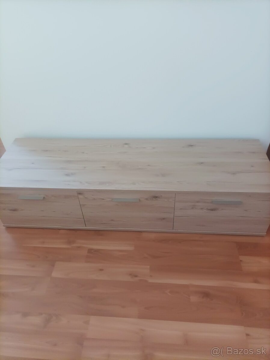 Komoda pod tv