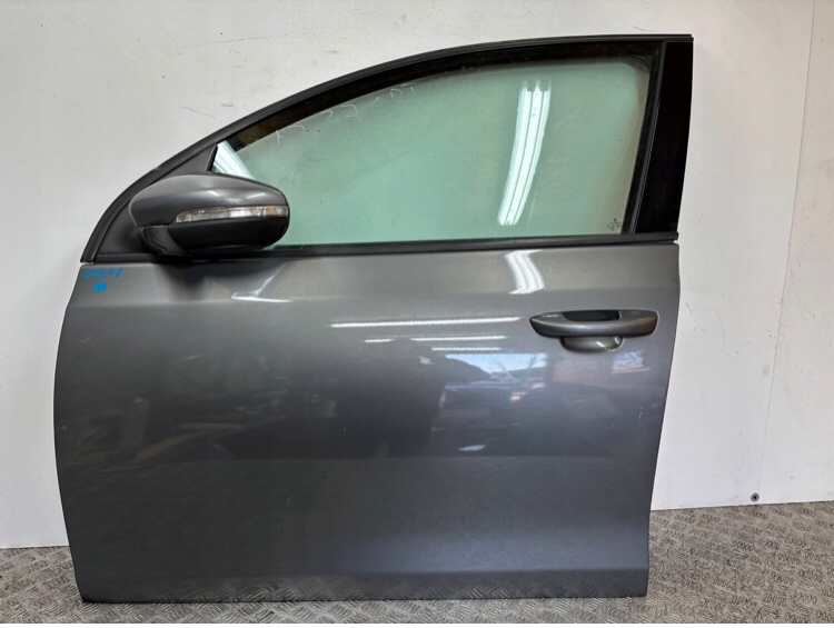 DVERE ĽAVÉ PREDNÉ VW GOLF 6 LA7T