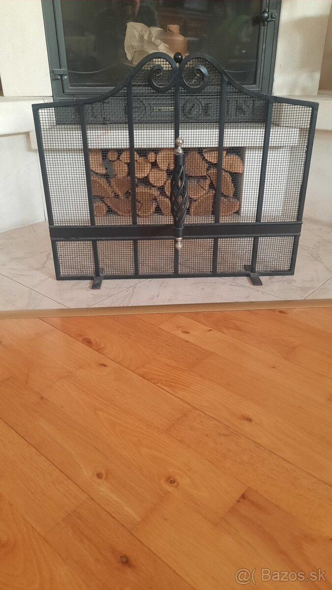 Predám kovanú zábranu pred krb