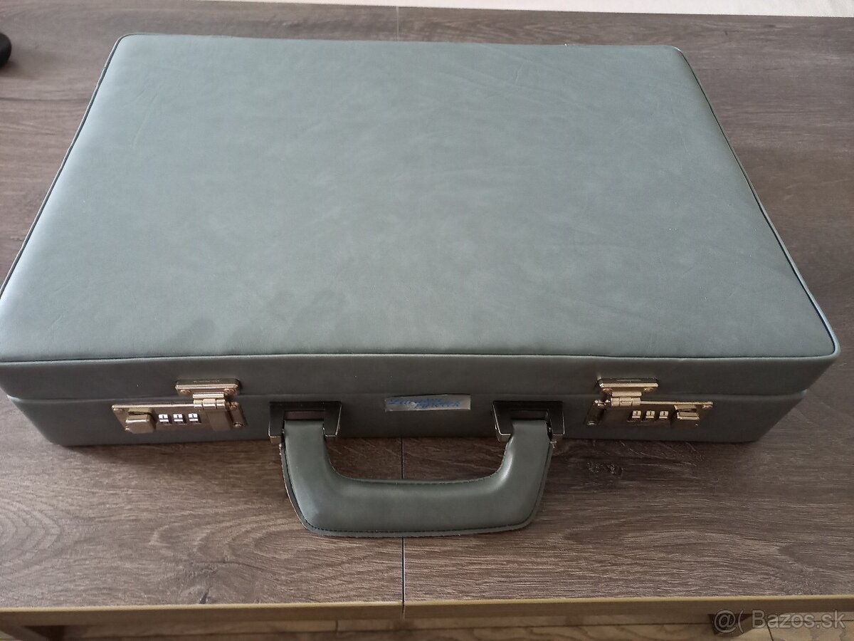 Starožitný kožený kufrík