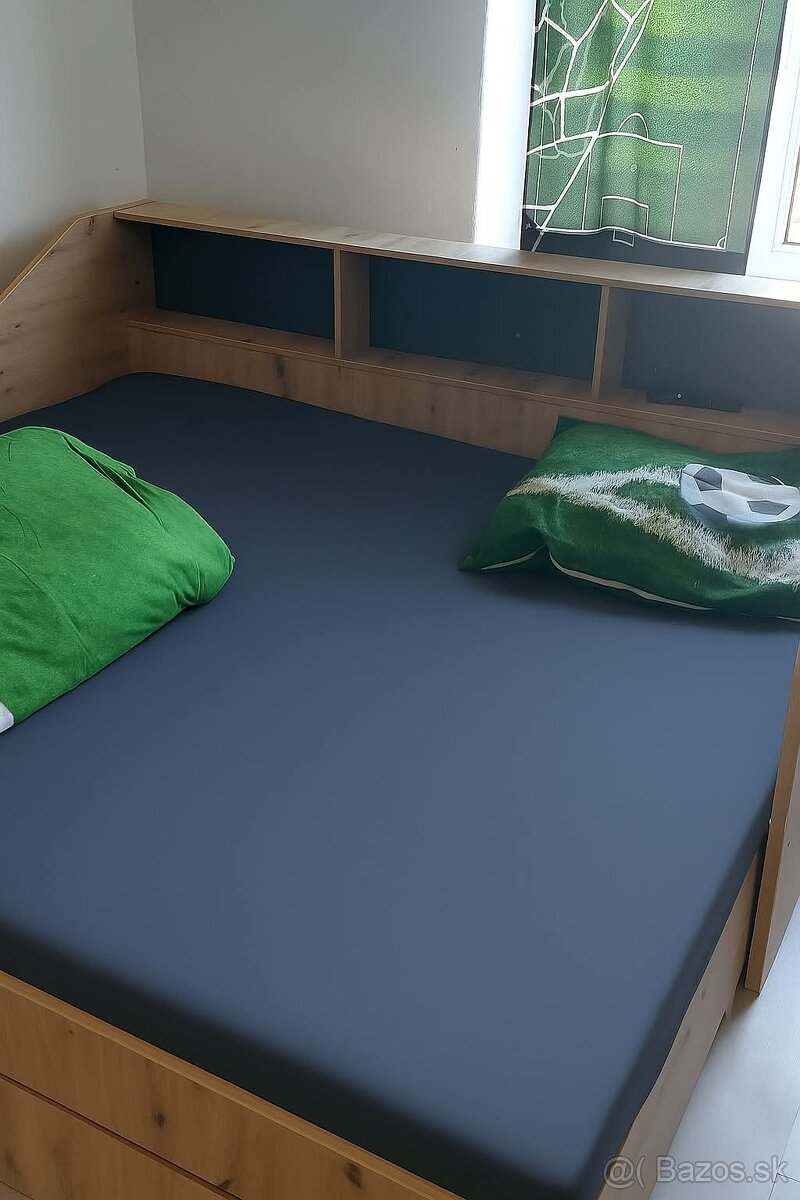 Predám rok používané postel