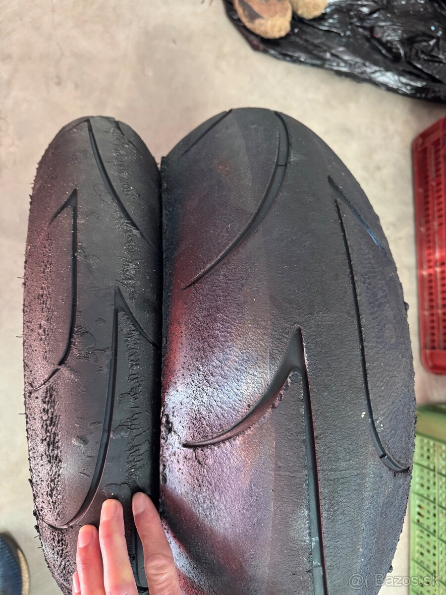 PREDAM pneu Dunlop D213 GP