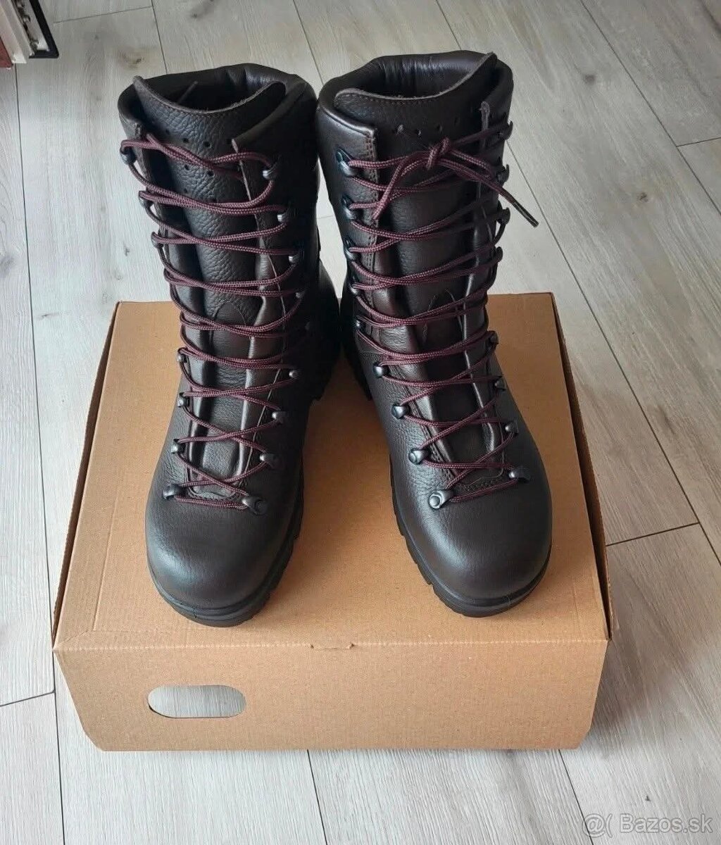 Hnedá vysoká kožená obuv do extrému