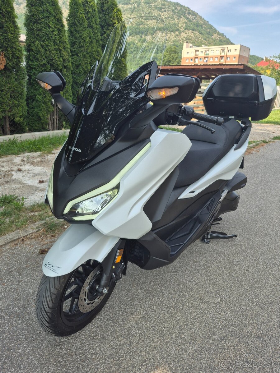 Predam Hondu forza 350