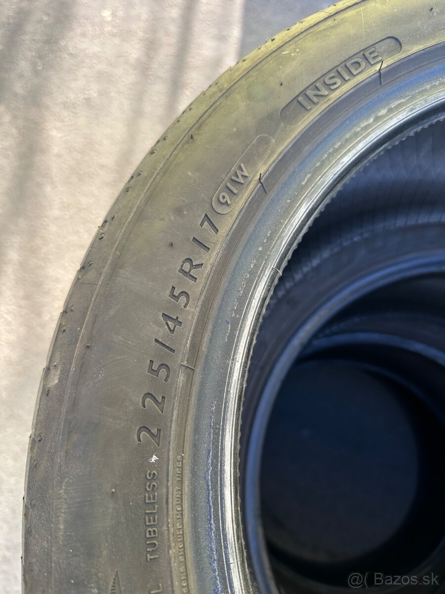 225/45r17