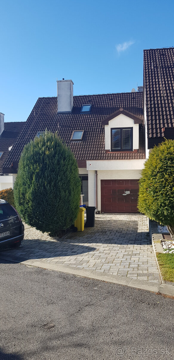 Prenajmem komplet zariadený 4 izbový RD Nitra - Zobor - Šind
