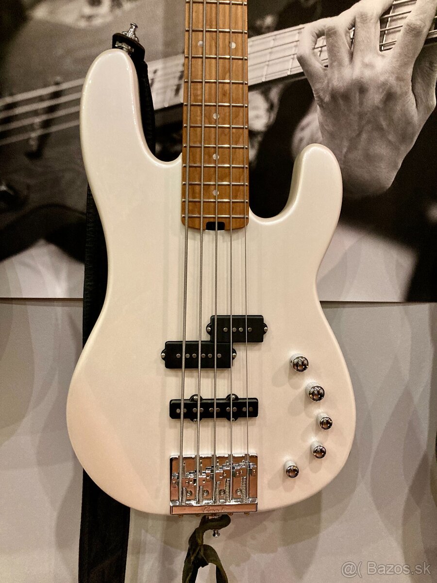 Charvel San Dimas Pro-mod 5 + Darkglass tone capsule