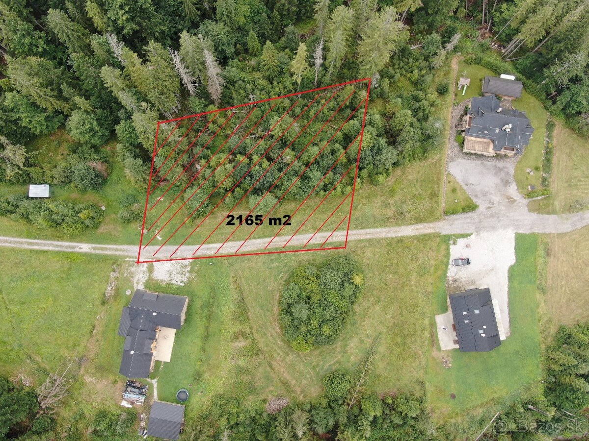 Stavebný pozemok v rekreačnej oblasti Oravice 2165 m2