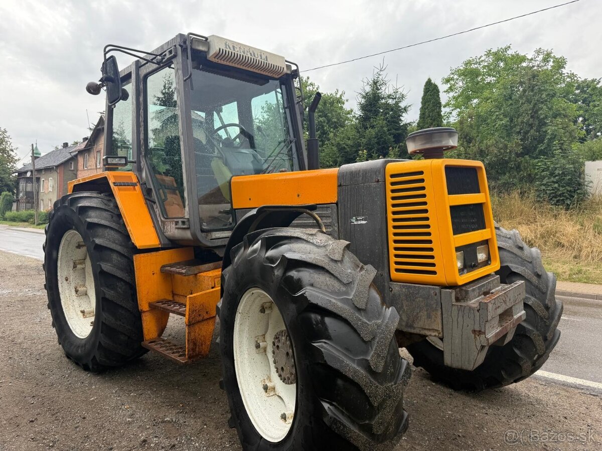 Zemědělský traktor Renault 4x4 120 HP, rok výroby 1987