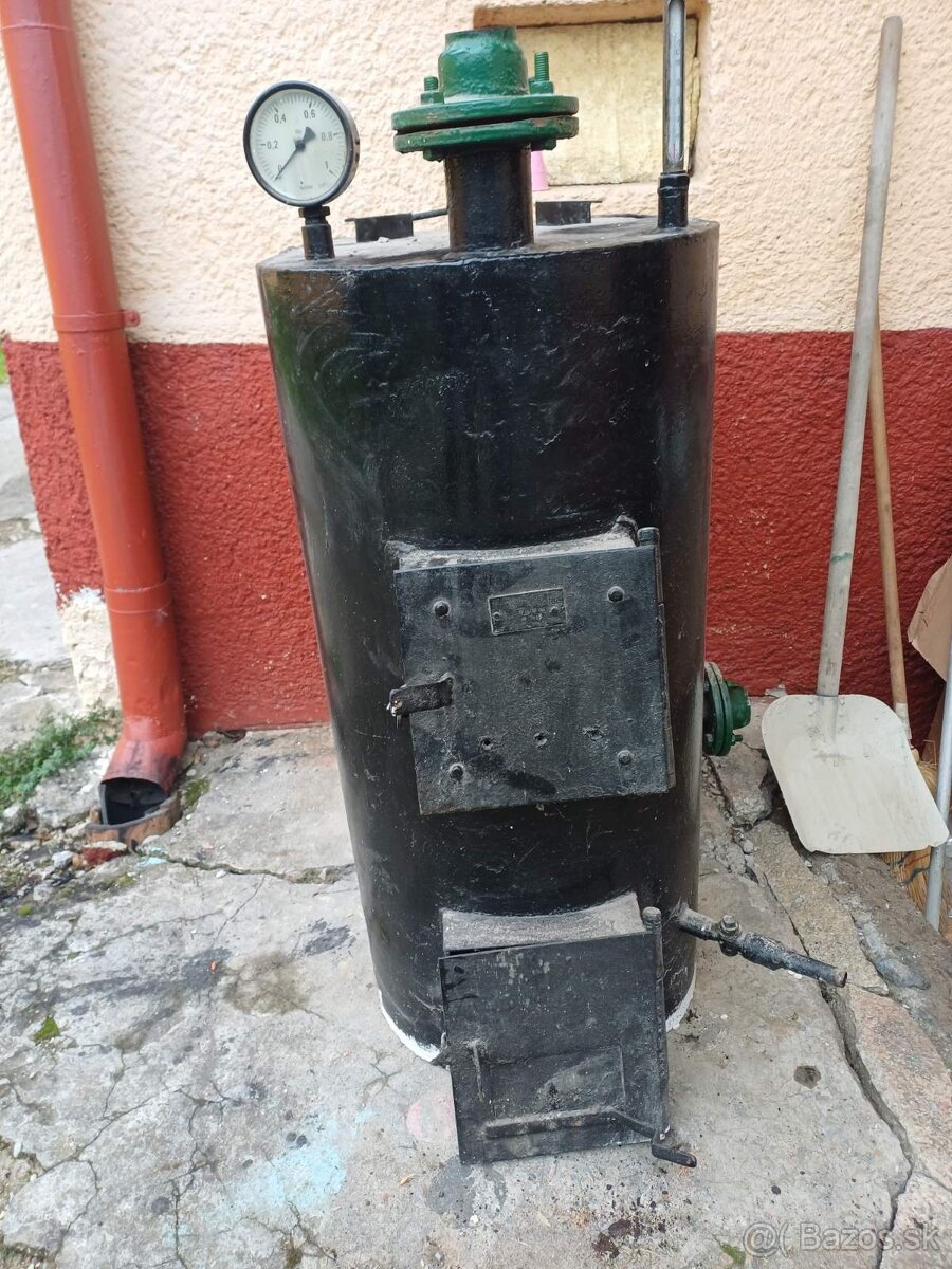 Kotol na tuhé palivo