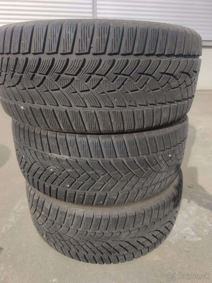 Goodyear 235/45 R18 Zimné pneu, 3 kusy