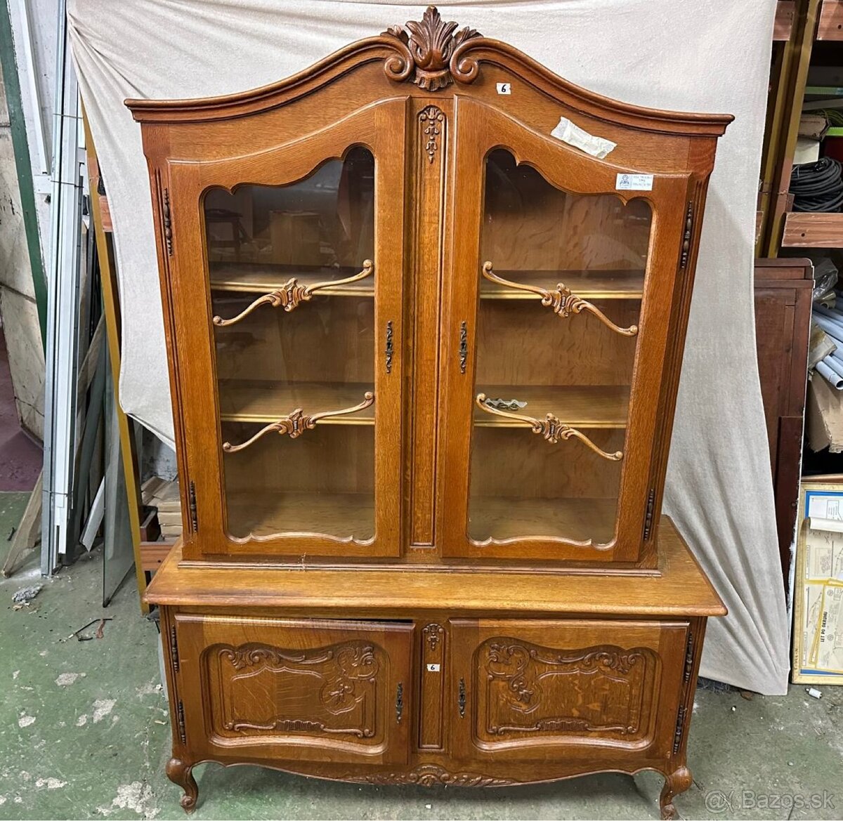 Pribornik z masívu - holandský nábytok